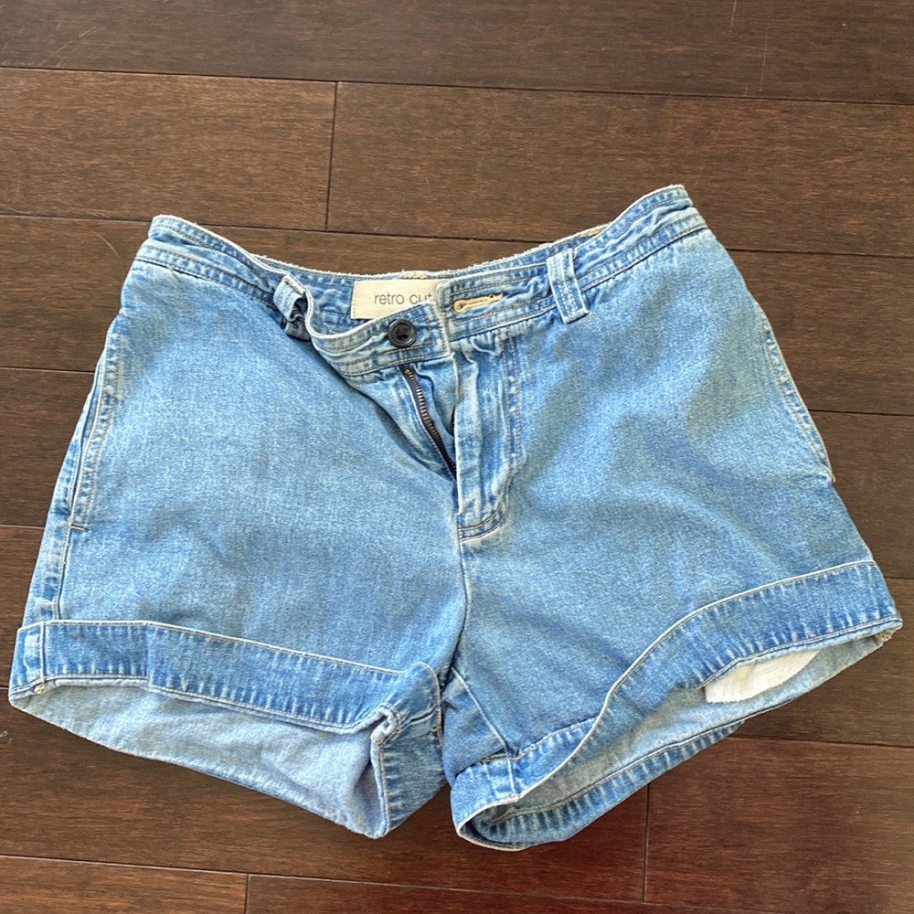 Retro Cut jean Shorts. Size 2